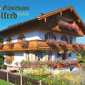 Alfred Klais Apartment